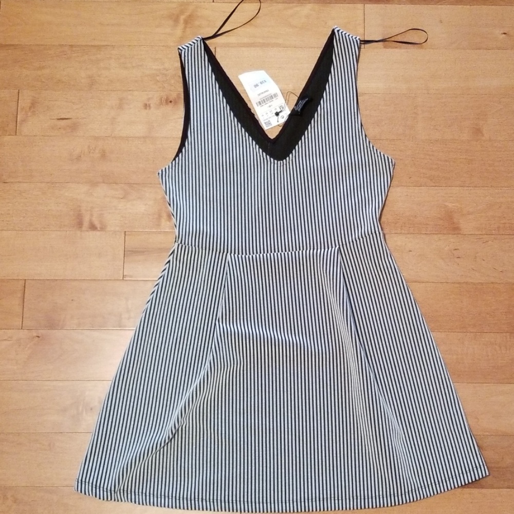 Zara Vertical Striped Black/White Dress Medium